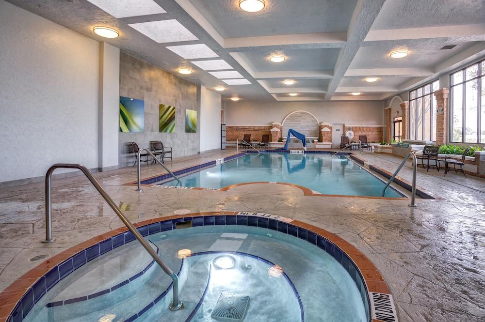 Hotel Embassy By Hilton Orlando International Drive Convention Center 3*