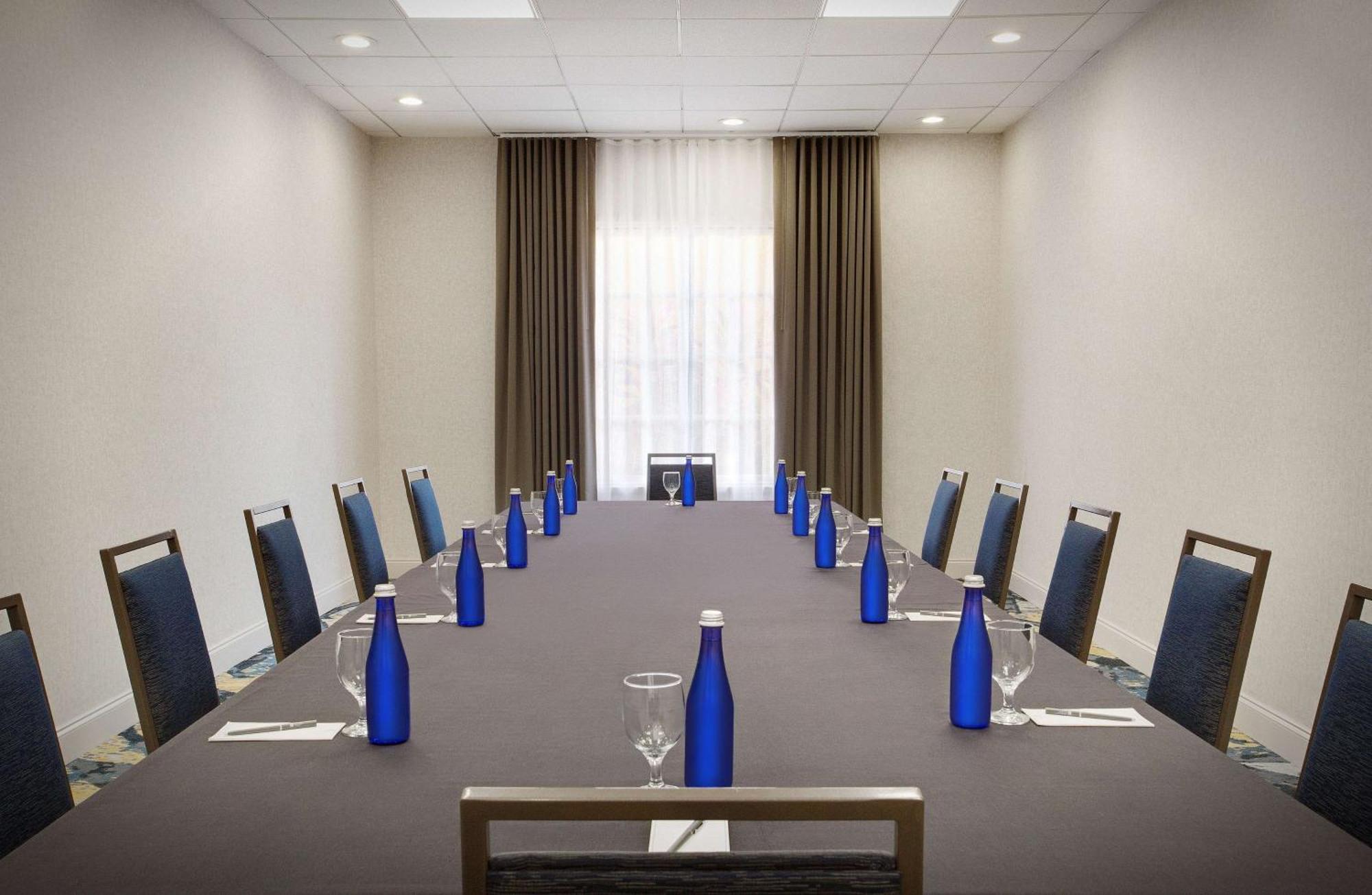 Embassy By Hilton Orlando International Drive Convention Center 3*