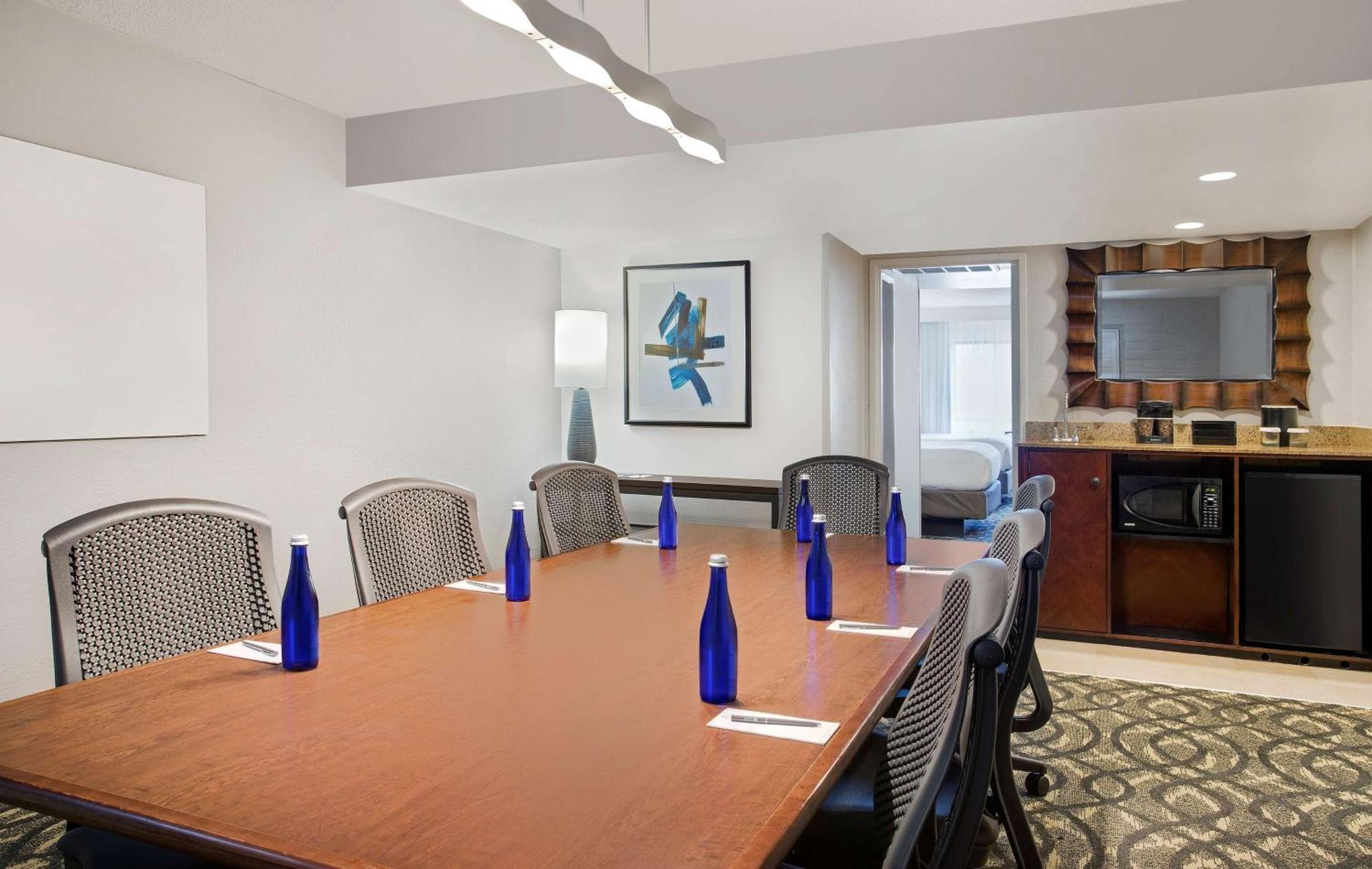 Embassy By Hilton Orlando International Drive Convention Center Hotel 3*