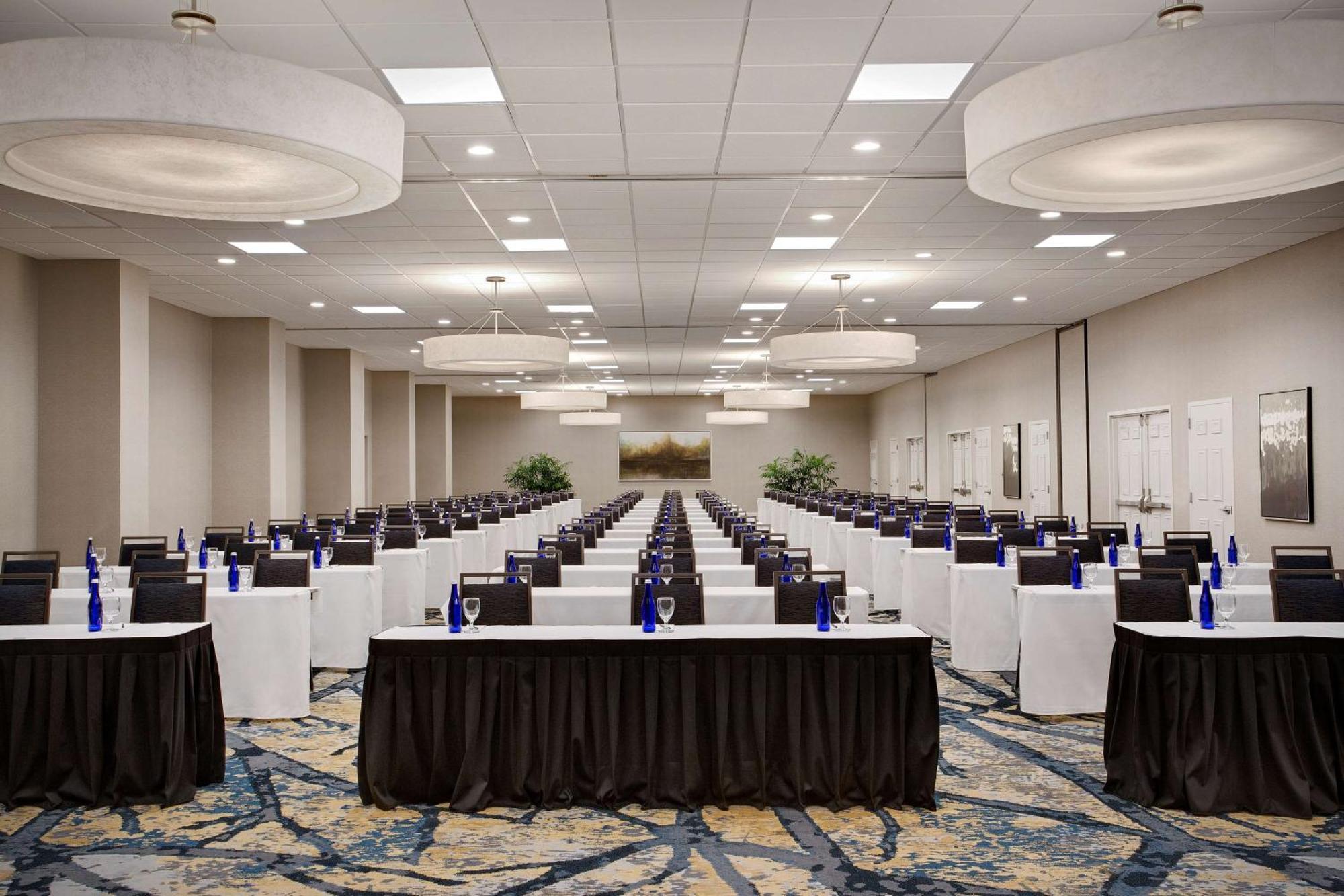 Embassy By Hilton Orlando International Drive Convention Center Hotel 3*