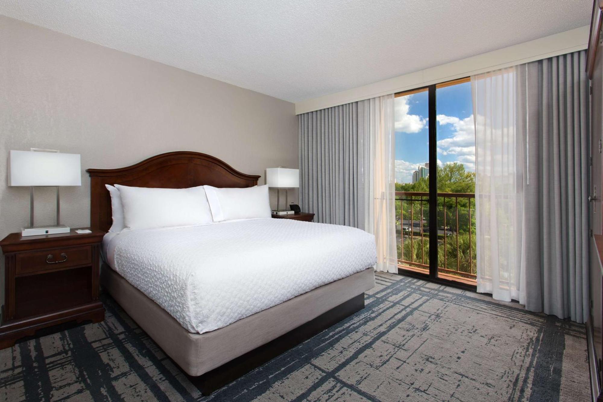 Hotel Embassy By Hilton Orlando International Drive Convention Center