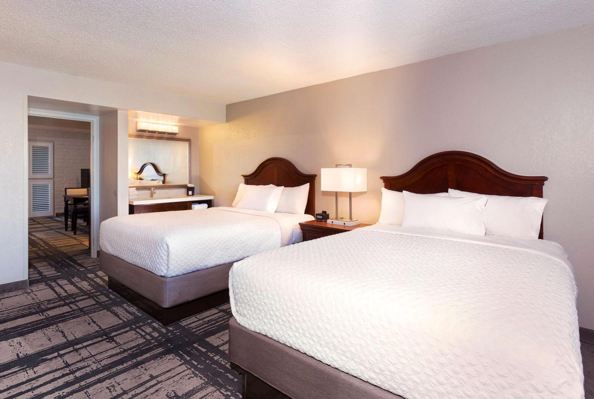 Embassy By Hilton Orlando International Drive Convention Center 3*
