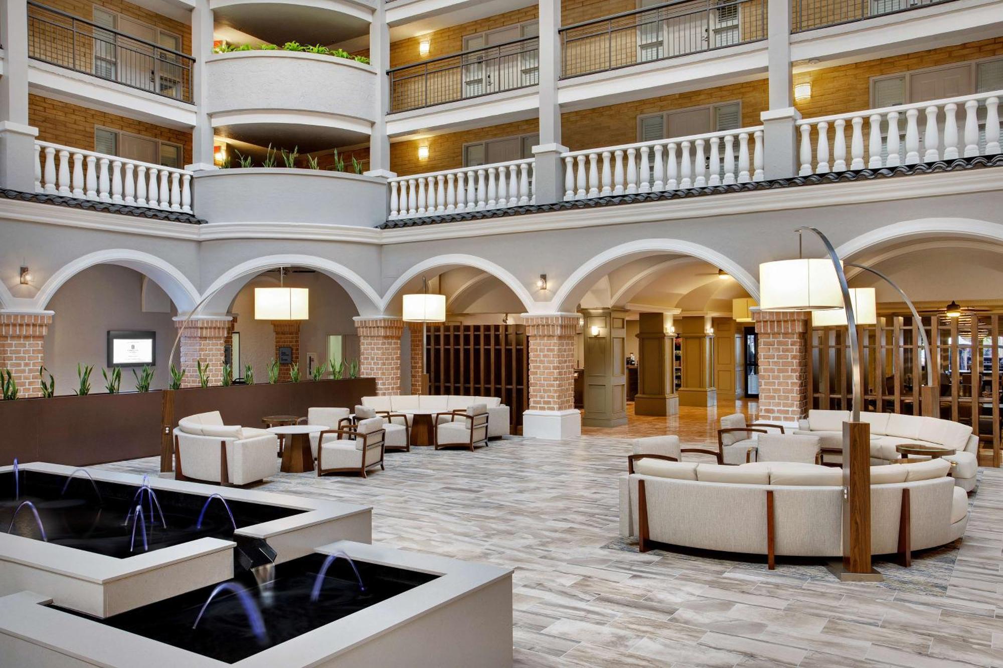 Hotel Embassy By Hilton Orlando International Drive Convention Center 3*