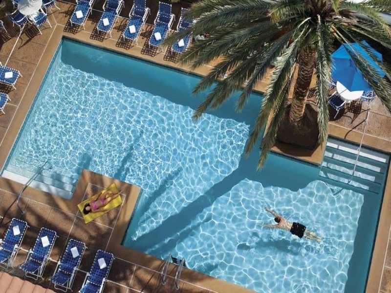 Hotel Embassy By Hilton Orlando International Drive Convention Center 3*